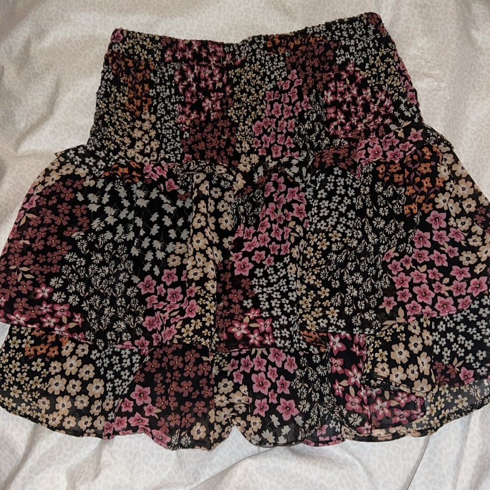 Floral ruffle mini skirt